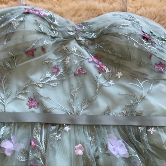 Marchesa Notte 3-D Floral Appliqué Strapless Midi Dress Rare🌸 - Picture 7 of 10